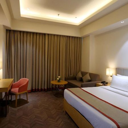 Orana Aurnum Hotel New Delhi Exterior photo